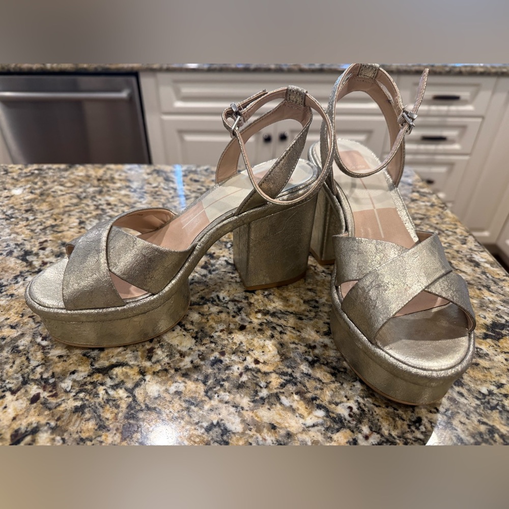 Dolce vita women’s gold platforms never worn